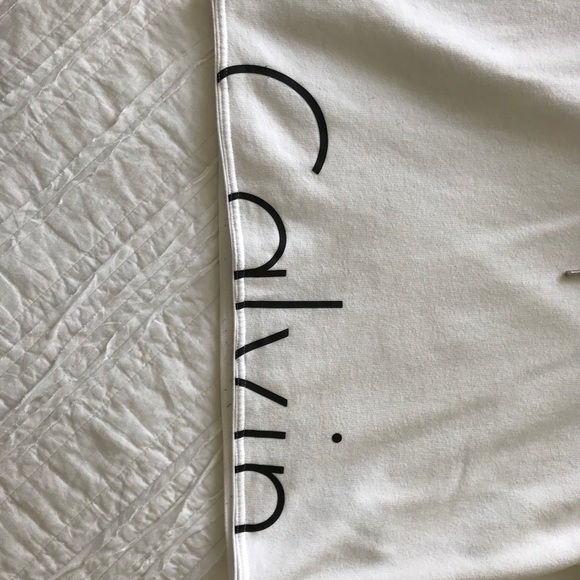 Calvin Klein Sweatshirt - Picture 4 of 4